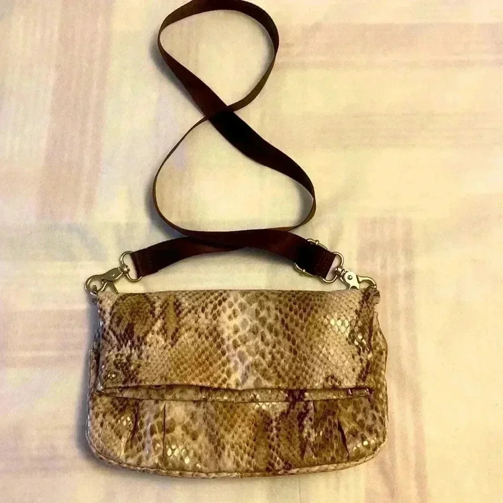 Faux alligator 🐊 leather stylish shoulder bag chocolate-coffee colors